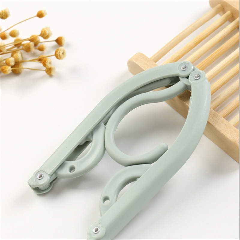 Folding Travel Hanger – Compact Portable Clothes Hanger